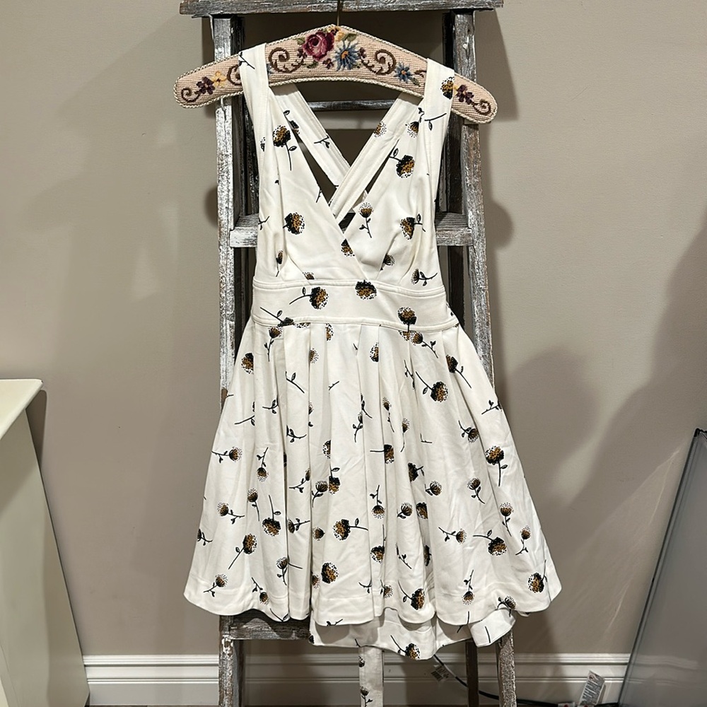 Floral White Sleeveless Dress